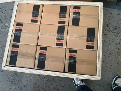 03 / Accessories crate packing
