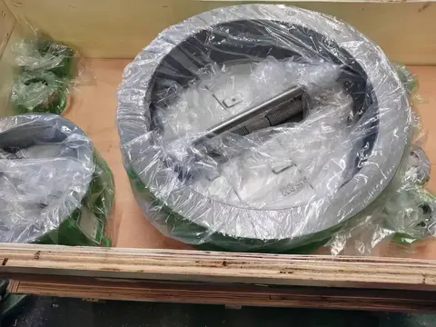 05 / Check valve crate packing