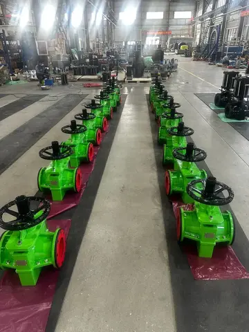 02 / Pinch valve production lineup